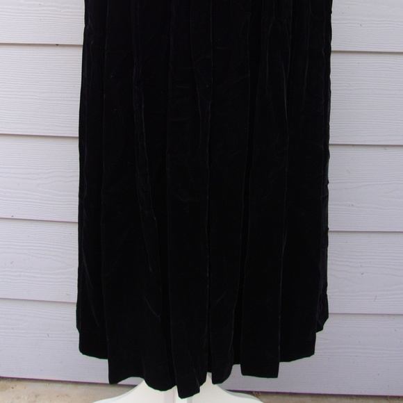 Richard Warren Rayon Long Elegant Black Skirt, 8 - Picture 4 of 8